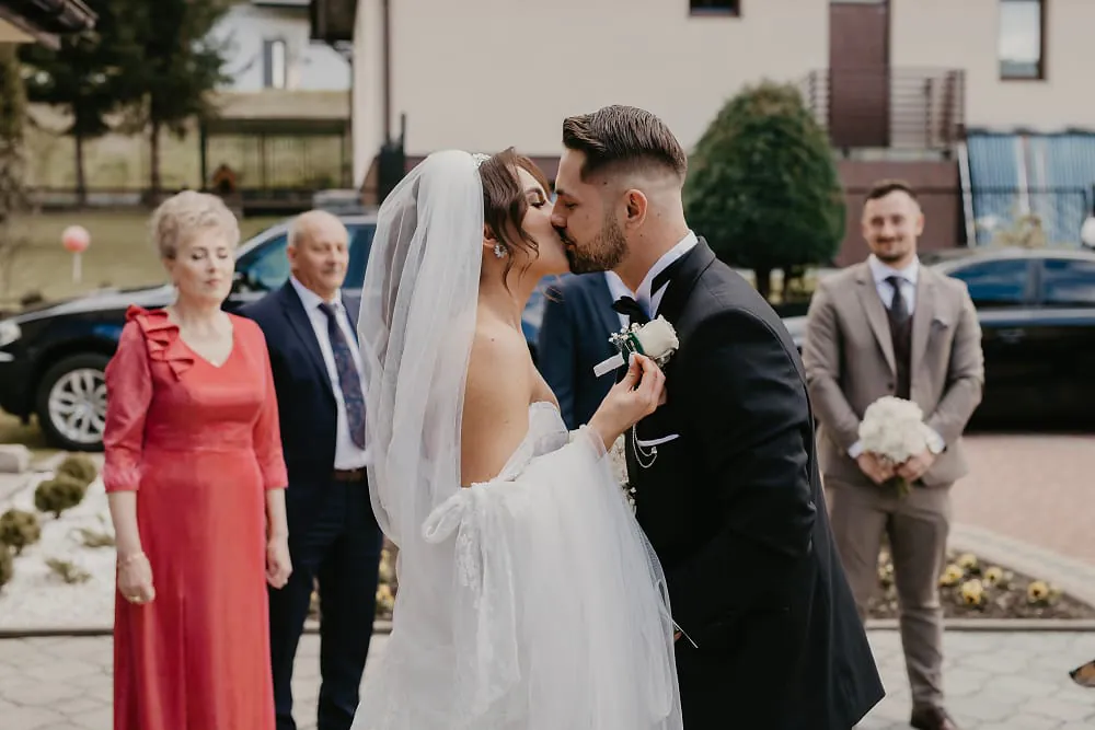 Gabrysia i Dominik podczas ceremonii ślubnej